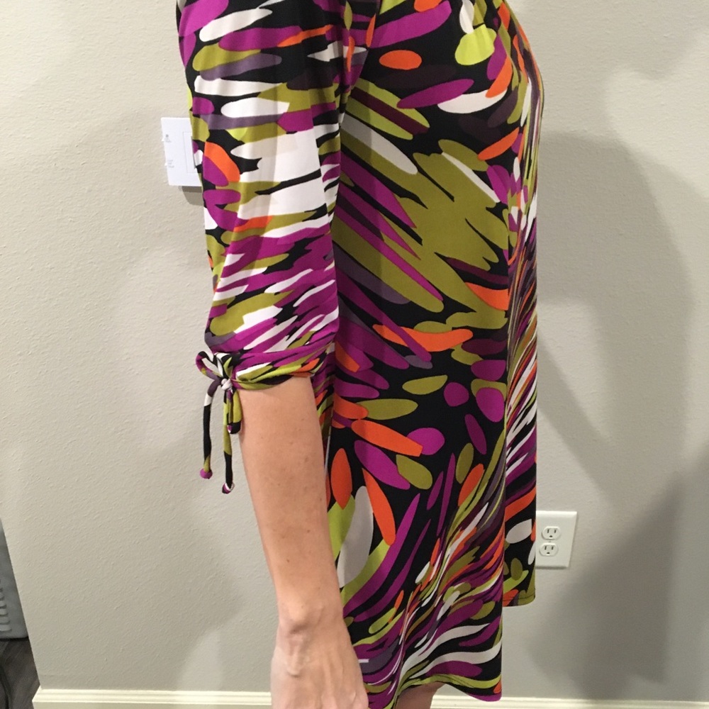 Women’s dress - Picture 2 of 5